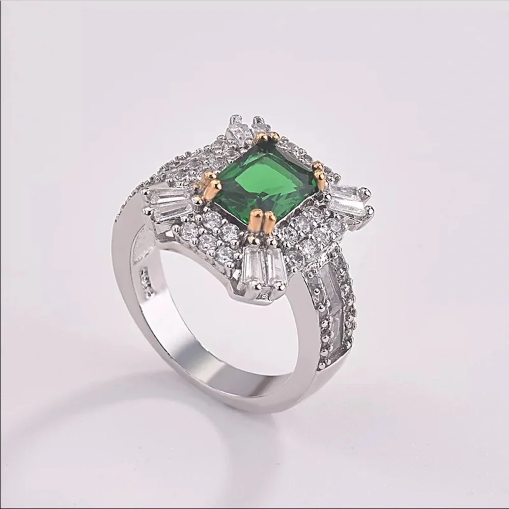 New Luxury Princess 925 Silver Emerald Lady Ring - Picture 2 of 7